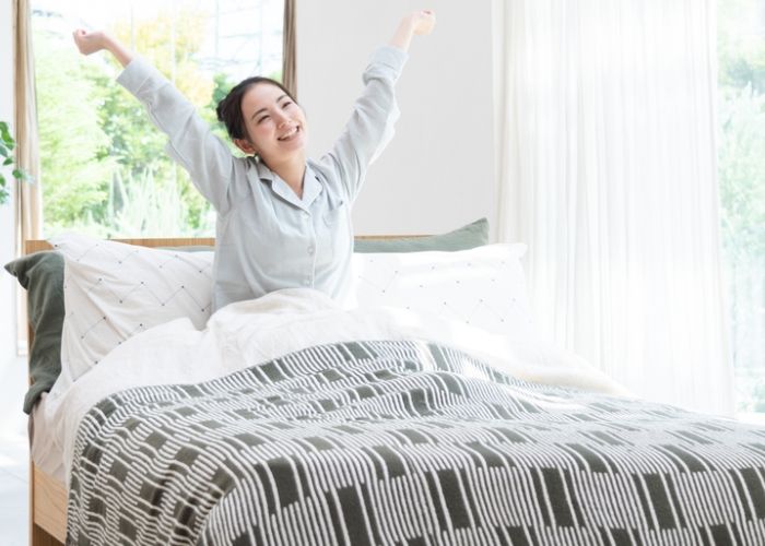 Giấc ngủ sâu và chất lượng giúp cơ thể tái tạo năng lượng sau ngày dài làm việc.