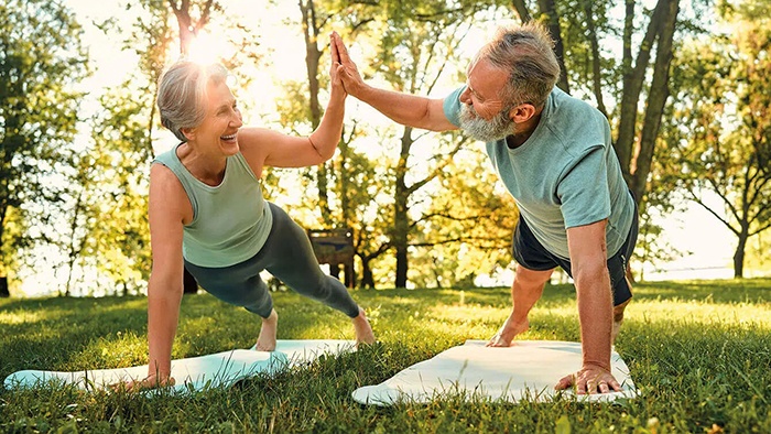 Bí Mật Của Những Người Luôn Duy Trì Sức Khỏe Dẻo Dai
