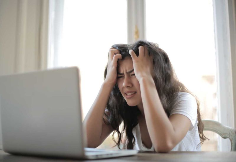Vì sao người bị trầm cảm hay cáu gắt?