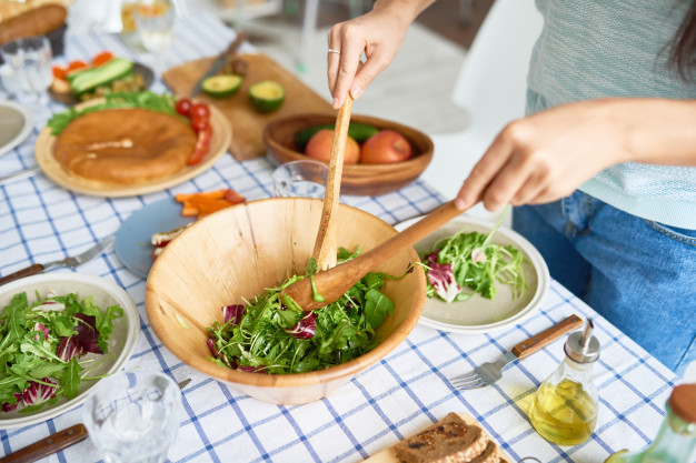 Detox hiệu quả không đồng nghĩa với nhịn ăn, mà là ăn uống khoa học và cân bằng