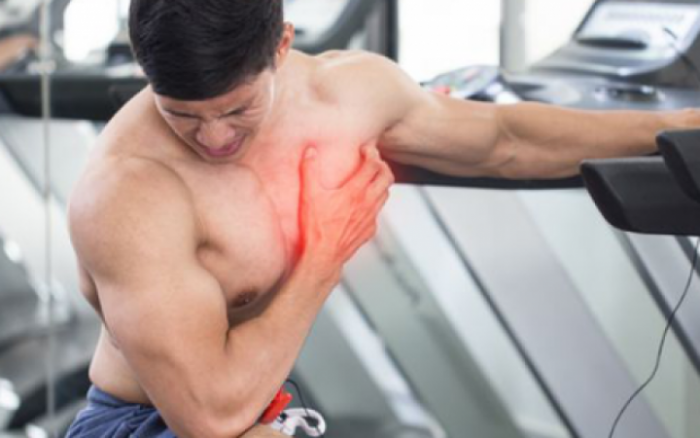Ba “đòn kẹp” lên trái tim: gắng sức, mất điện giải, stress nhiệt