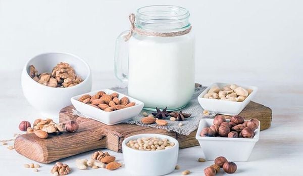 Sữa hạt – nền tảng “detox nhẹ nhàng”: êm tiêu hóa, no lâu, giàu vi chất.