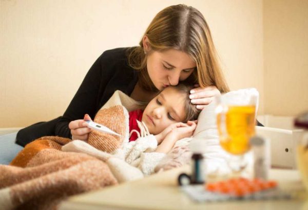 Cảm cúm và viêm họng là bệnh phổ biến nhất khi giao mùa