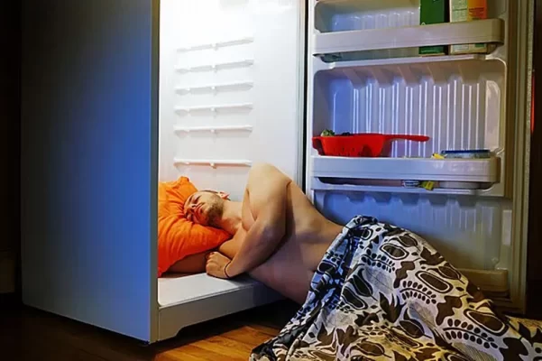 Nắng Gắt Khó Ngủ: 5 Mẹo Giữ Giấc & Hạ Nhiệt Phòng Hiệu Quả