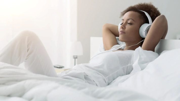 Âm Nhạc Trị Liệu: 9 Playlist Ru Ngủ Khoa Học, Ngon Giấc Tự Nhiên